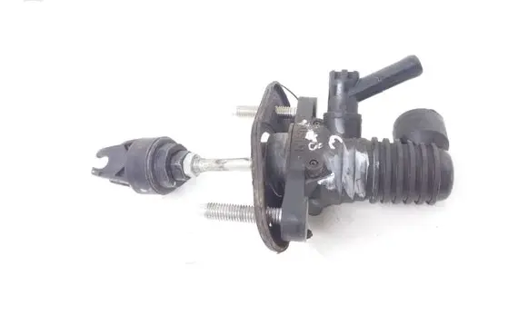 Toyota RAV 4 (XA30) Clutch master cylinder