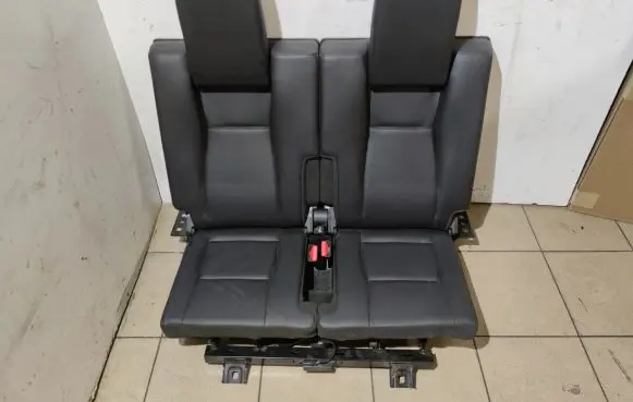 Land Rover Discovery Sport Rear seat 