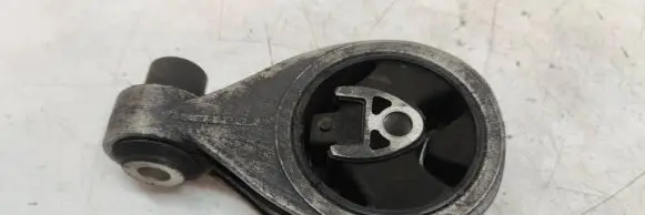 Nissan Qashqai Engine mount bracket
