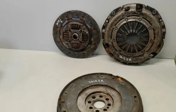Opel Vivaro Clutch set kit 8200716880 8200474648D
