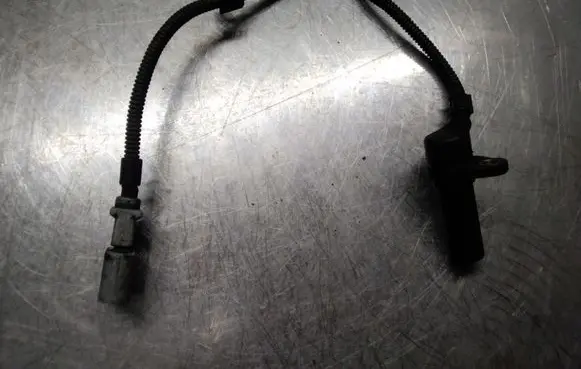Volkswagen Transporter - Caravelle T5 Crankshaft position sensor 9805940
