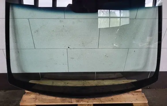 SsangYong Tivoli Front windscreen/windshield window SYW5591