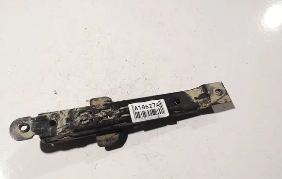 Volkswagen Polo Seat belt adjustment rail 6q0867819