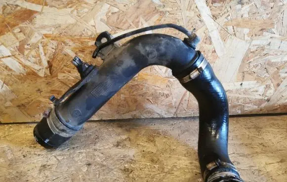 Toyota Corolla Verso AR10 Intercooler hose/pipe 173620R011