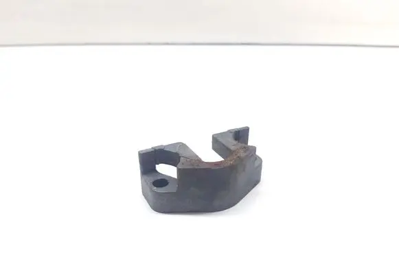 BMW 7 E65 E66 Fuel Injector clamp holder 
