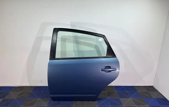 Toyota Prius (XW20) Rear door
