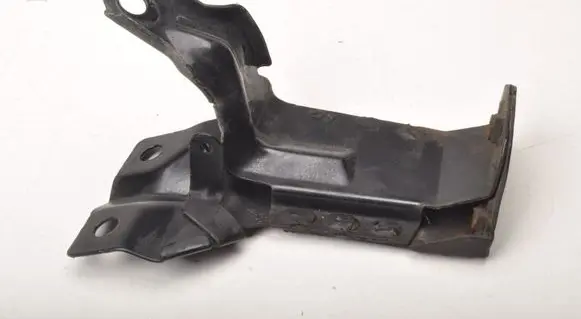Volvo XC60 Radiator mount bracket 
