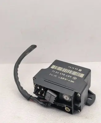 Mercedes-Benz E W124 Glow plug pre-heat relay 0075459932 899152