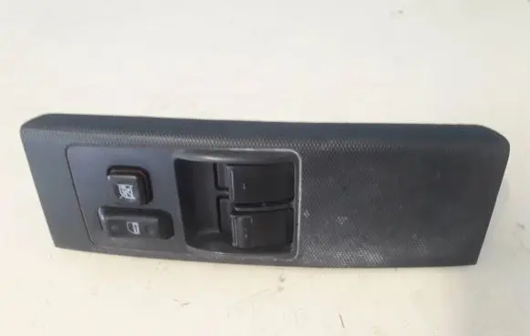Toyota Corolla Verso AR10 Electric window control switch 848200F040