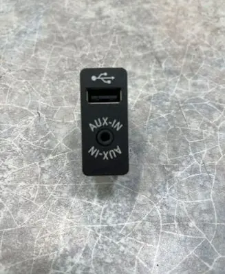BMW i3 USB socket connector 9266607 84109266607