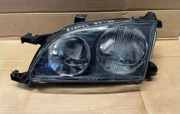 Toyota Avensis T220 Headlight/headlamp 205612 8115005140 8117005140