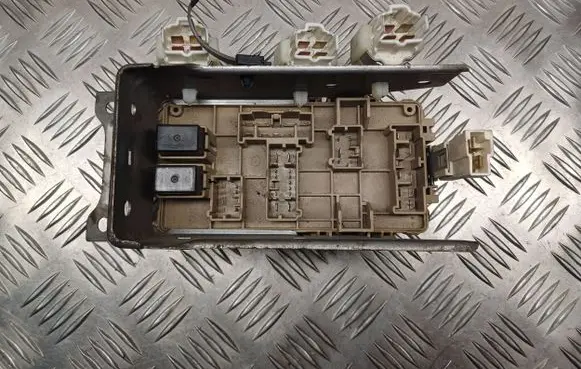 Subaru Impreza II Fuse module LB100701B