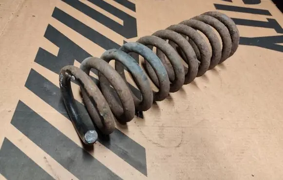 Jeep Cherokee III KJ Front coil spring