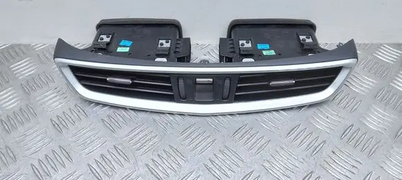 Dash center air vent grill