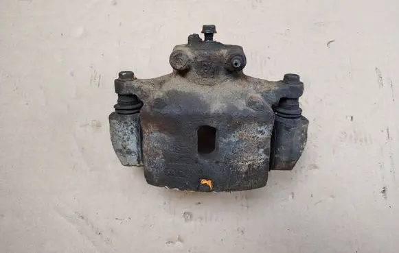 Hyundai i40 Front brake caliper