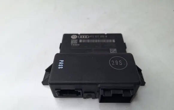 Audi A6 S6 C6 4F Gateway control module 4F0907468M 4F0907468F