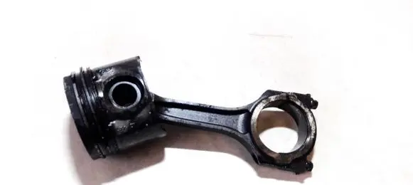 Ford Mondeo Mk III Piston with connecting rod 24574B