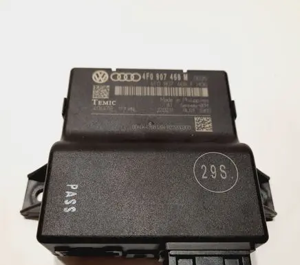 Audi A6 S6 C6 4F Gateway control module 4F0907468M