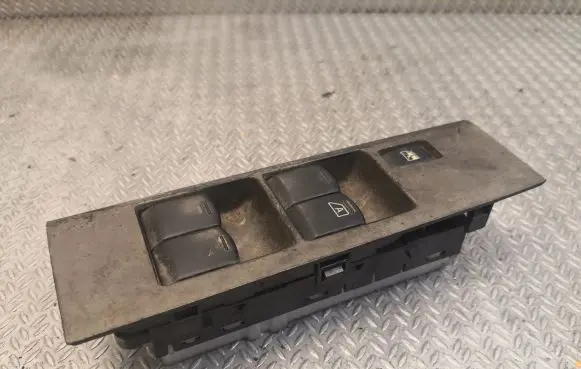 Nissan Pathfinder R51 Electric window control switch 2259144219A32A