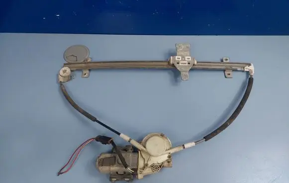 Nissan Terrano Front door window regulator with motor 807000F005 9000774