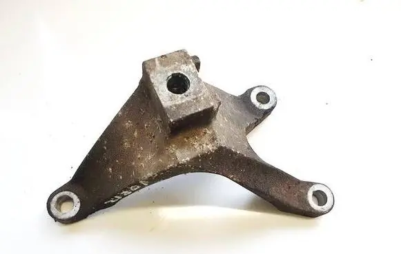 Ford Focus Engine mounting bracket 326C08