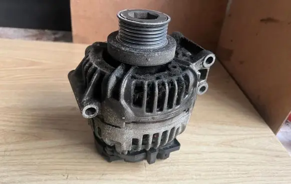 Renault Scenic I Generator/alternator 7700434900