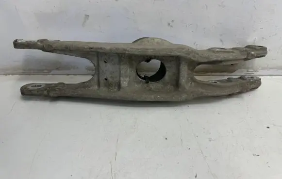 Mercedes-Benz C AMG W205 Rear upper control arm/wishbone A2059800
