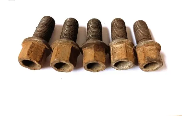 Volkswagen Golf IV Nuts/bolts 