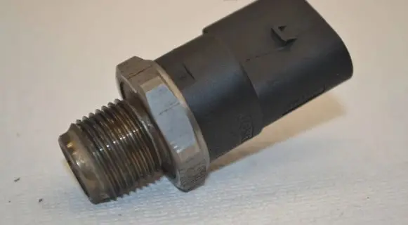 Audi A6 S6 C6 4F Fuel pressure regulator 0281002691 059130755