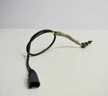 Volkswagen PASSAT B8 Oil temperature sensor 04L906088AR