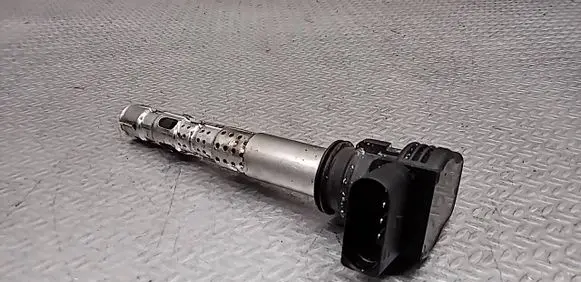 Volkswagen PASSAT B6 High voltage ignition coil 06F905115F