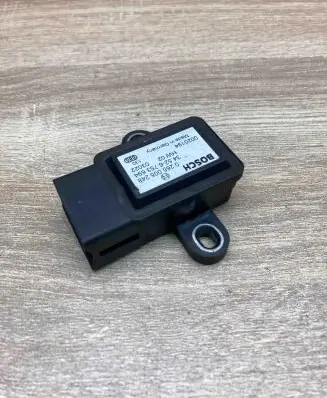 BMW 5 E39 ESP acceleration yaw rate sensor 6753694 0265005248