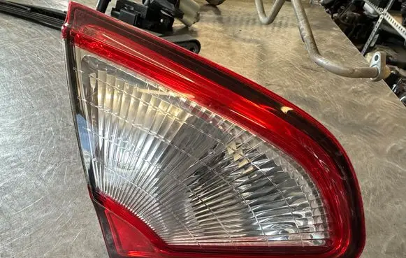 Nissan Qashqai Tailgate rear/tail lights 89503189 B26555BR01A
