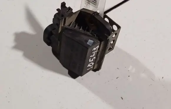 Peugeot 308 Coolant fan relay 983014388000