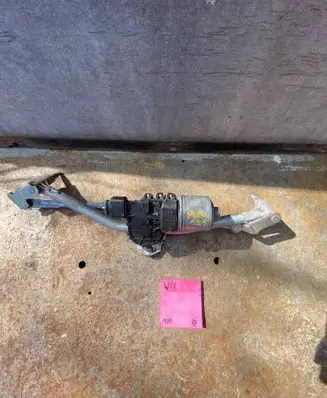 Volkswagen Polo IV 9N3 Front wiper linkage and motor 0390241524 6Q1955119A