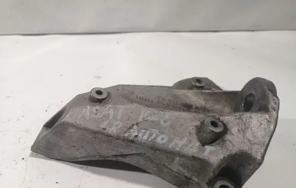 Volkswagen PASSAT B6 Engine mounting bracket 8D0399113AT