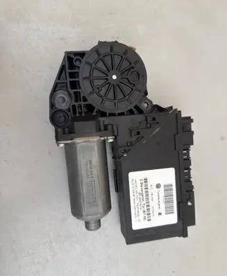 Volkswagen Phaeton Front door window regulator motor 05074341 3D1959702H E038060504A