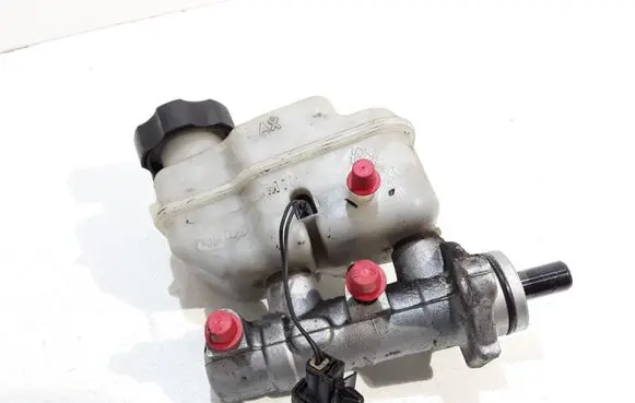 KIA Sorento Master brake cylinder