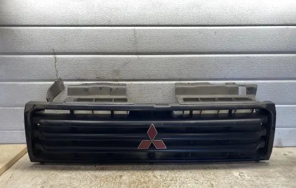 Quarter panel pressure vent