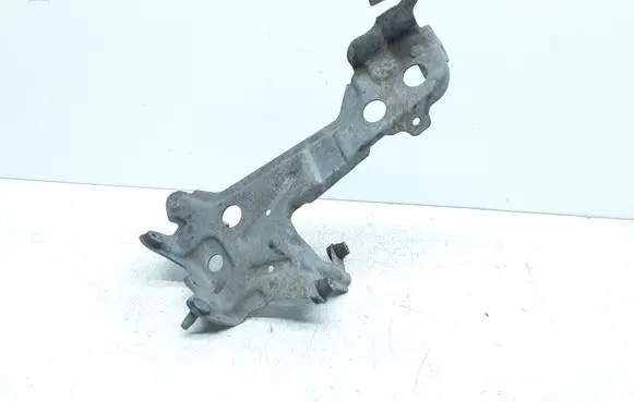 Mercedes-Benz C W205 Pneumatic air compressor holding bracket A2053200143