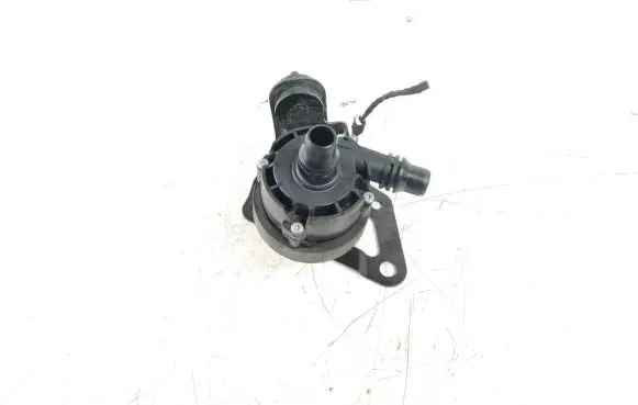 BMW X5 F15 Electric auxiliary coolant/water pump 7643949