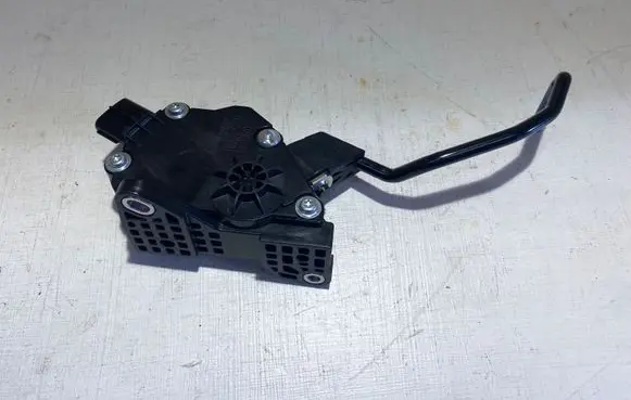 Lexus RX 450H Accelerator throttle pedal 7811048111 M5113D00031 1988002150