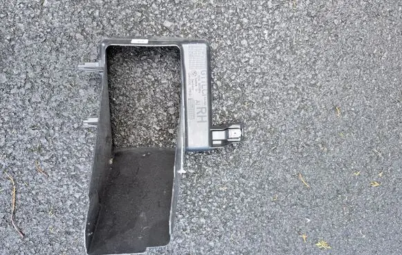 BMW 7 G11 G12 Intercooler air channel guide 51748073954