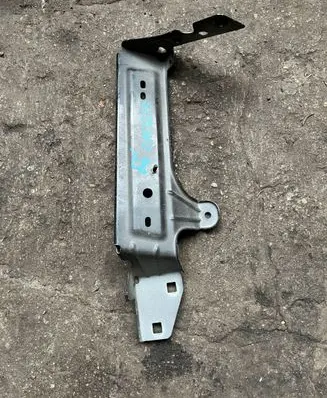 Alfa Romeo Stelvio Fender mounting bracket