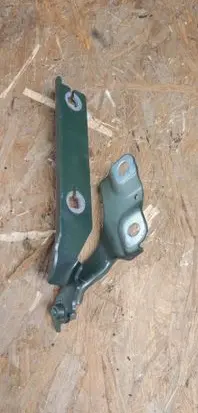 Audi A3 8Y Engine bonnet/hood hinges 8Y0823302B