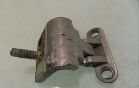 Volkswagen PASSAT B5 Tailgate/trunk/boot hinge 3B9827301D