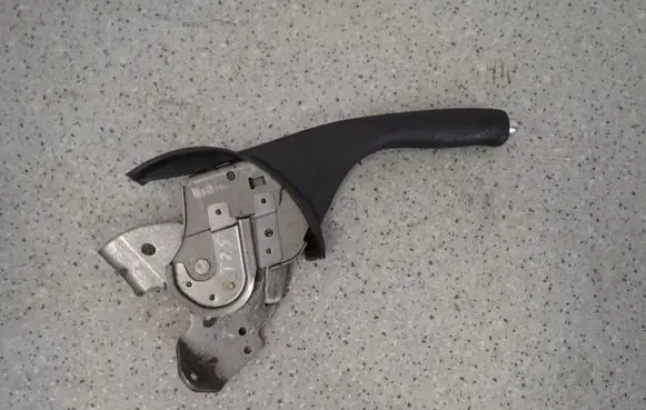 Toyota Avensis T250 Hand brake release handle DZWRECZNEGOT25