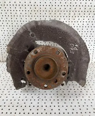 BMW 5 E60 E61 Front wheel hub spindle knuckle 6760953