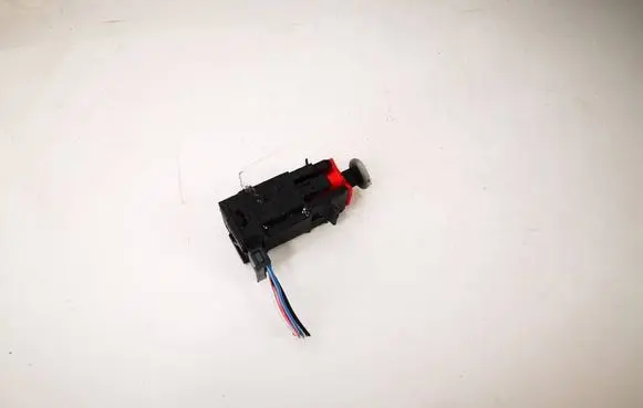 Opel Corsa E Brake pedal sensor switch 13299721 366172505