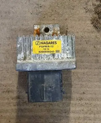 Renault Megane III Glow plug pre-heat relay EGPR812 8200859243